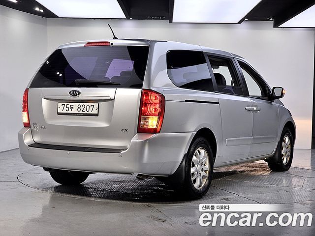Kia Carnival Grand Carnival GX — пробег 115 000 км — фото 4 из 5