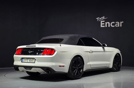 Ford Mustang Convertible — пробег 130 718 км — фото 2 из 5
