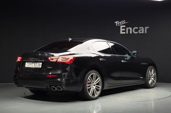 Maserati Ghibli 3.0 Diesel GranSport 3rd — пробег 122 778 км — фото 2 из 5