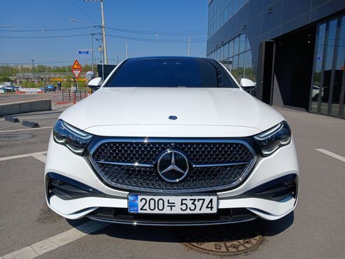 Mercedes-Benz E-Class E300 4MATIC AMG Line — пробег 1 865 км — фото 1 из 5