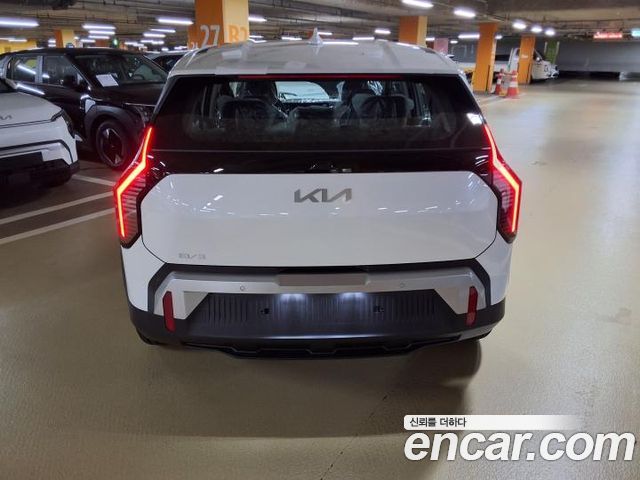 Kia EV3 Long Range 2WD AIr — пробег 5 км — фото 5 из 5