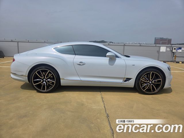 Bentley Continental 4.0 GT — пробег 22 500 км — фото 2 из 5