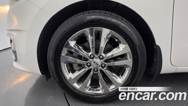 Kia Carnival 9-seater Prestige — пробег 86 810 км — фото 5 из 5