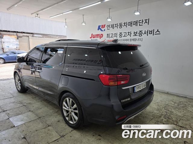 Kia Carnival из Кореи Encar