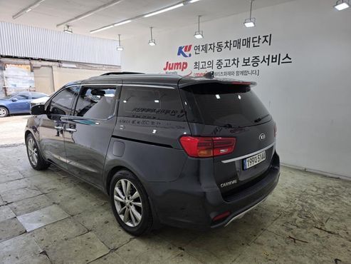 Kia Carnival 9-Seater Noblesse Special — пробег 131 389 км — фото 4 из 5