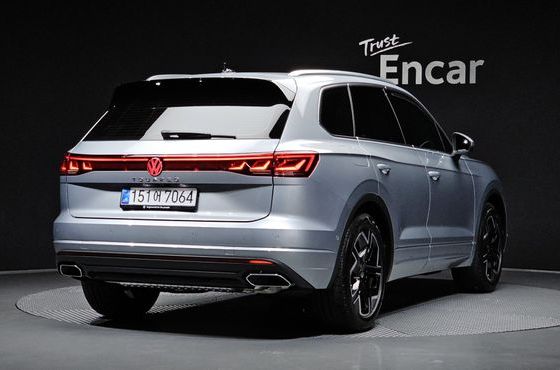 Volkswagen Touareg 3.0 TDI Prestige — пробег 1 361 км — фото 2 из 5