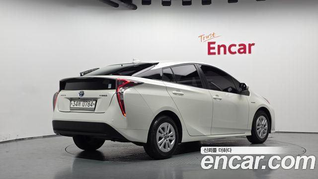 Toyota Prius из Кореи Encar