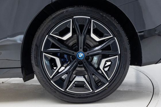 BMW iX xDrive50 Sports Plus — пробег 59 000 км — фото 5 из 5