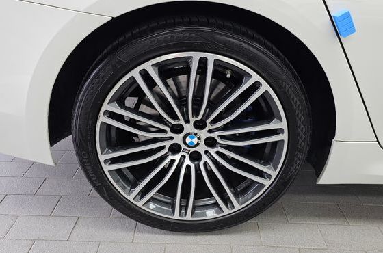BMW 5-Series 530i M Sport Package Plus — пробег 97 953 км — фото 5 из 5