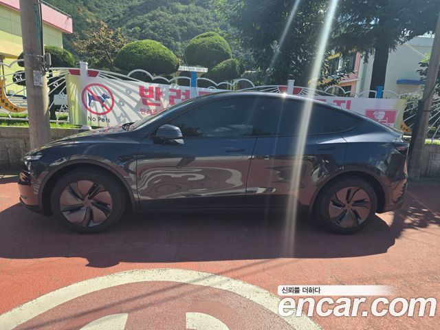 Tesla Model Y RWD — пробег 800 км — фото 5 из 5