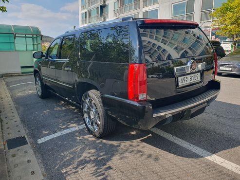 Cadillac Escalade 6.0 ESV 3rd — пробег 78 000 км — фото 2 из 5