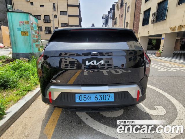 Kia EV3 Standard 2WD Air — пробег 11 000 км — фото 5 из 5