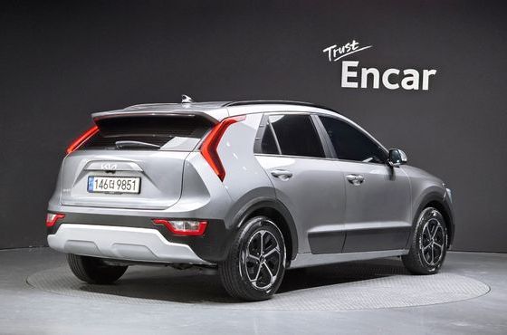 Kia Niro Prestige — пробег 184 604 км — фото 2 из 5