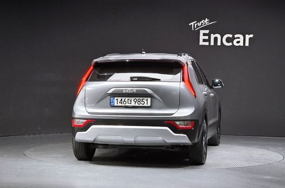 Kia Niro Prestige — пробег 184 604 км — фото 4 из 5