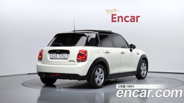 Mini Cooper Standard 3rd — пробег 103 461 км — фото 2 из 5