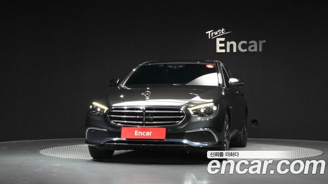 Mercedes-Benz E-Class E300e 4MATIC Exclusive — пробег 69 620 км — фото 3 из 5