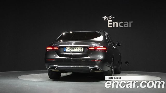 Mercedes-Benz E-Class E300e 4MATIC Exclusive — пробег 69 620 км — фото 4 из 5