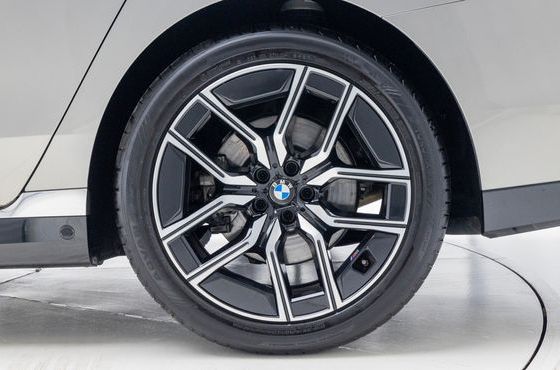 BMW 7-Series 740i xDrive M Sport — пробег 11 562 км — фото 5 из 5