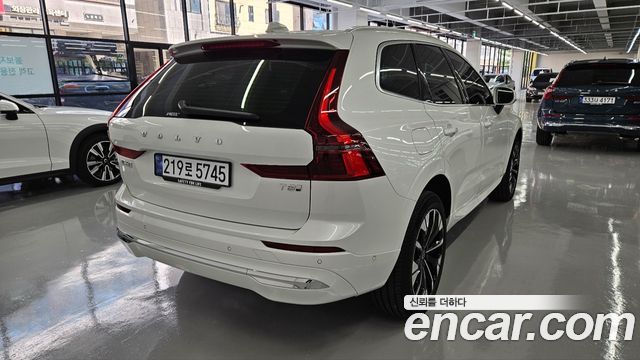 Volvo XC60 T8 Ultra Bright — пробег 5 118 км — фото 2 из 5