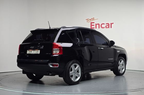 Jeep Compass 2.4 Limited 1st — пробег 32 192 км — фото 2 из 5