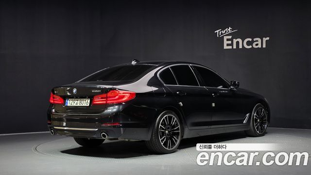 BMW 5-Series 530i xDrive Luxury Plus — пробег 123 119 км — фото 2 из 5