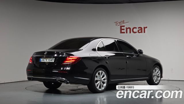 Mercedes-Benz E-Class из Кореи Encar