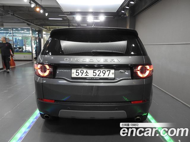 Land Rover Discovery Sport 2.0 TD4 SE (150PS) — пробег 122 933 км — фото 4 из 5