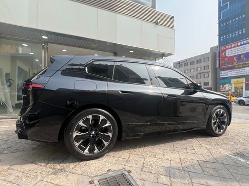 BMW iX xDrive45 M Sport — пробег 3 454 км — фото 2 из 5