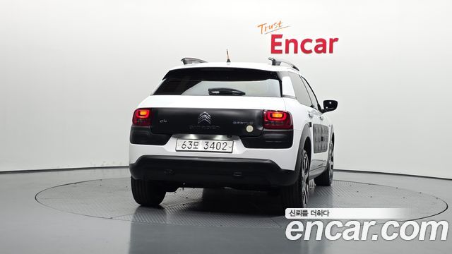 Citroen-DS C4 CACTUS 1.6 BlueHDi Shine — пробег 101 837 км — фото 4 из 5