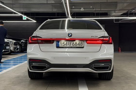 BMW 7-Series 740i M Sport — пробег 46 700 км — фото 4 из 5