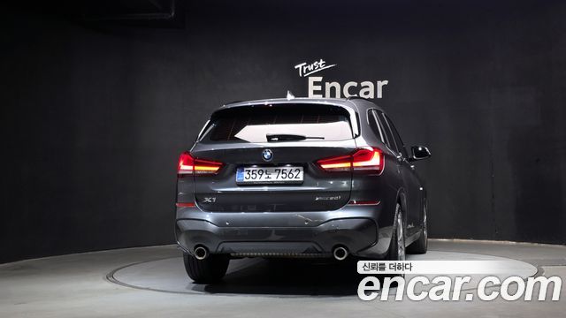BMW X1 xDrive 20i M Sport — пробег 77 273 км — фото 4 из 5