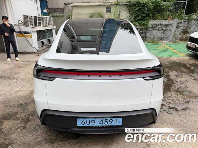 Tesla Model Y RWD — пробег 1 300 км — фото 5 из 5