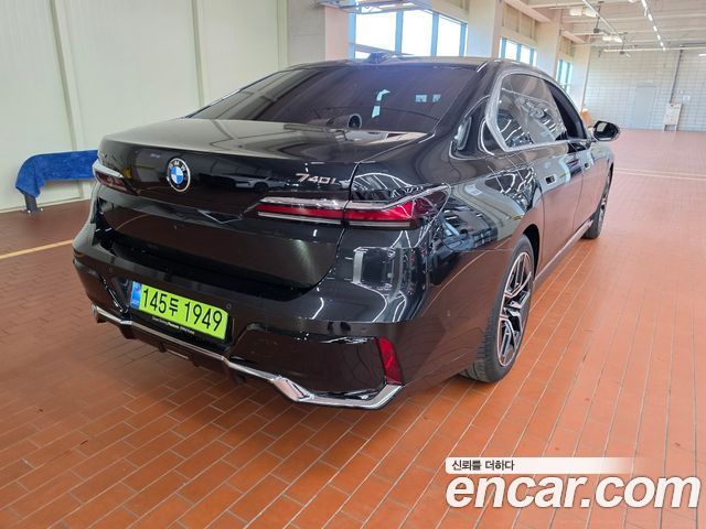 BMW 7-Series 740i xDrive M Sport — пробег 5 014 км — фото 1 из 5