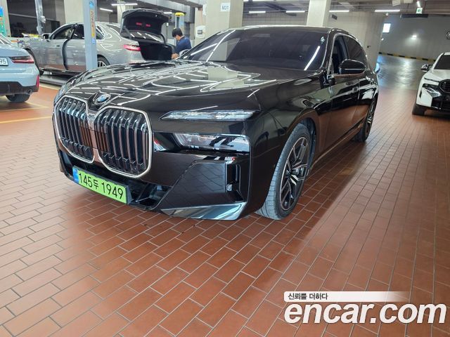 BMW 7-Series 740i xDrive M Sport — пробег 5 014 км — фото 2 из 5