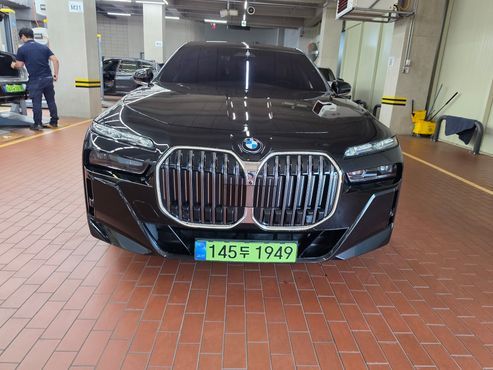 BMW 7-Series 740i xDrive M Sport — пробег 5 014 км — фото 3 из 5