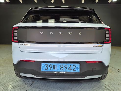 Volvo EX30 Performance Ultra — пробег 5 535 км — фото 2 из 5