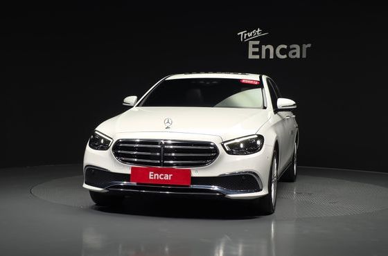 Mercedes-Benz E-Class E220d 4MATIC Exclusive — пробег 52 233 км — фото 3 из 5