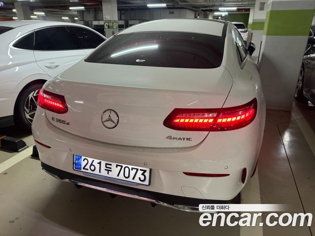 Mercedes-Benz E-Class E300d 4MATIC Coupe — пробег 6 000 км — фото 3 из 5