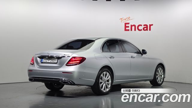Mercedes-Benz E-Class E220d 4MATIC Exclusive — пробег 49 981 км — фото 2 из 5