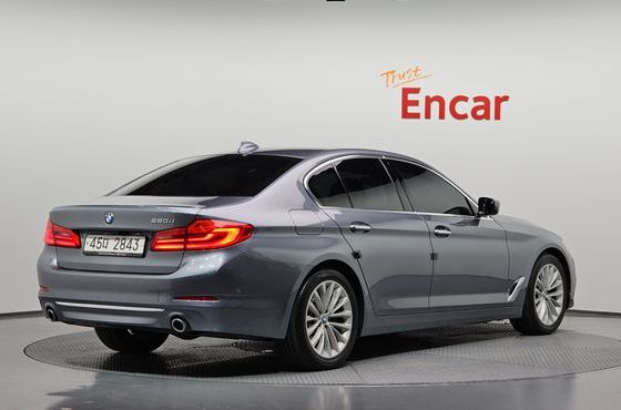 BMW 5-Series 520d Luxury Plus — пробег 92 992 км — фото 2 из 5