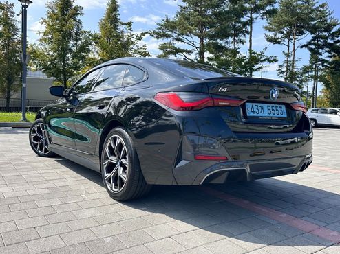 BMW i4 eDrive40 M Sports Pro — пробег 50 057 км — фото 2 из 5