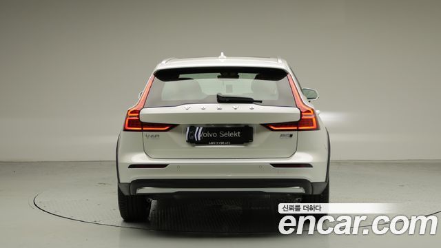 Volvo V60 B5 Ultimate AWD — пробег 1 216 км — фото 5 из 5