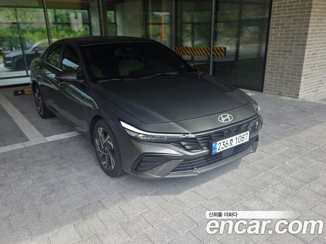 Hyundai AVANTE 1.6 Inspiration — пробег 2 369 км — фото 2 из 5