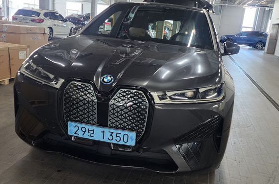 BMW iX xDrive50 Sports Plus — пробег 72 550 км — фото 1 из 5