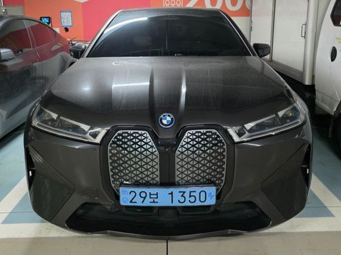 BMW iX xDrive50 Sports Plus — пробег 72 550 км — фото 3 из 5