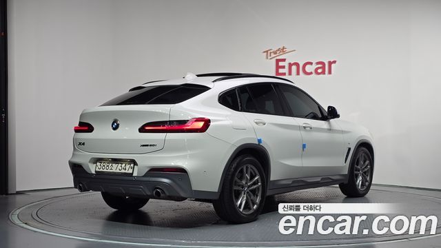 BMW X4 xDrive20i M Sport X — пробег 67 995 км — фото 2 из 5