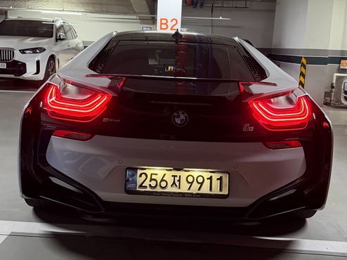 BMW i8 Coupe — пробег 65 225 км — фото 4 из 5
