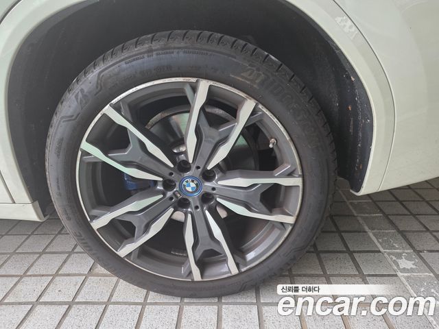 BMW X3 xDrive 30e M Sports Pro — пробег 33 700 км — фото 5 из 5