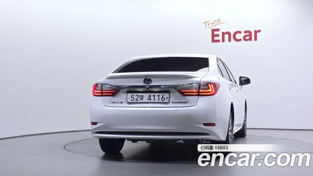 Lexus ES Supreme XV60 — пробег 96 109 км — фото 4 из 5