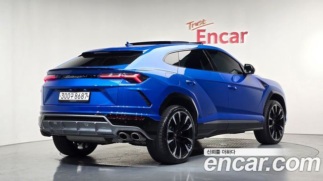 Lamborghini Urus из Кореи Encar